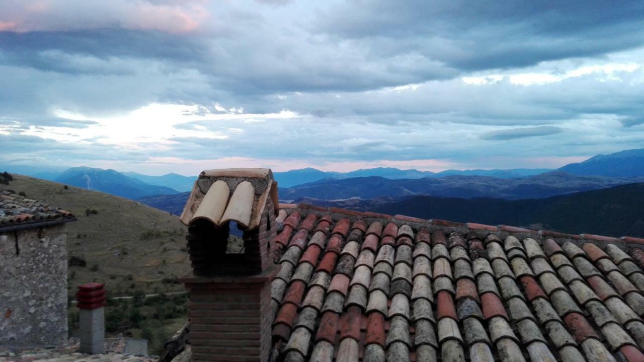 La Corte Di Sabatino Calascio Екстериор снимка